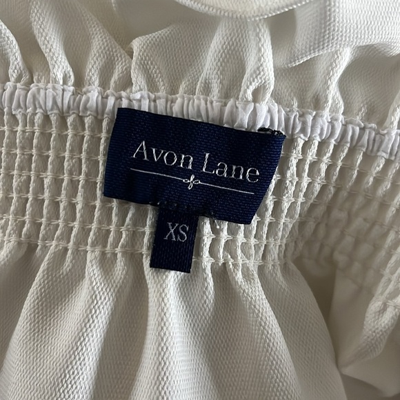 Tuckernuck Avon Lane White Off the Shoulder Marguerite Blouse - Picture 9 of 12